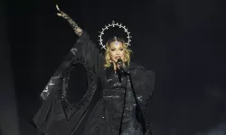Madonna'dan 37 yaş küçük sevgilisine romantik kutlama!