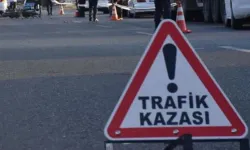Uşak’ta otomobil ve kamyonet çarpıştı: 5’i çocuk yaralılar var!