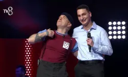 O Ses Türkiye Mert neden kör oldu, doğuştan mı? Görme engelli olmasının nedeni ne?