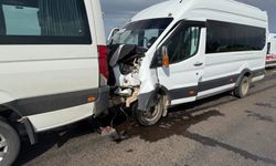 Öğretmenleri taşıyan minibüsler kaza yaptı: Çok sayıda yaralı var!