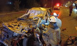 Kamyona çarpan 23 yaşındaki otomobil sürücüsü hastanede yaşam mücadelesini kaybetti