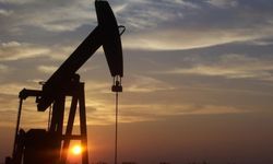 ABD'nin ham petrol stokları azaldı, petrol fiyatları yeniden yükselişe geçti