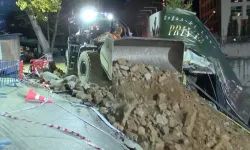 Sarıyer’de çöken yol trafiğe kapatıldı: Onarım çalışmaları gece boyunca sürdü