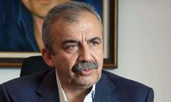 Sırrı Süreyya Önder'in son rol aldığı filmin vizyona girmeden vefat etmesi film ekibini yasa boğdu!