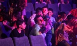 İzmir'de miniklere kahkaha dolu tiyatro şöleni
