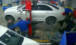Oto tamirhanesinde ihmaller zinciri: 2,5 tonluk araç altında kalan işçi hayatını kaybetti!