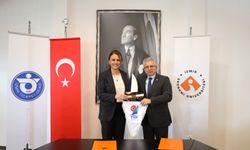 İzmir İEÜ ve TYF’den yelkene akademik destek hamlesi!