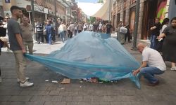 Konak çöplüğe döndü: Esnaf brandaya sarıldı!
