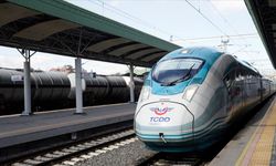 YHT seferlerinde elektrik kesintisi aksaması! Seferler durdu!