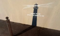 Dünyanın en gizemli ressamı Banksy'nin son eseri Marsilya'da ortaya çıktı