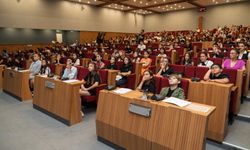 İzmir'in geleceği çocuklardan yükseliyor: Minik Meclis dönemi kapattı!