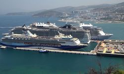 Kuşadası’na bir günde 3 kruvaziyer! 9 bin 600 turist geldi