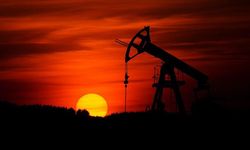 Türkiye için güzel haber! OPEC+ vanaları açma kararı aldı, petrolün ateşi sönüyor