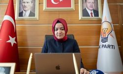 Geçmişin AK Parti İzmir il eski başkanı, bugünün Yeni Partilisi Ömür Kabak'tan ilginç soru: Fatma da Fatma mı ya?