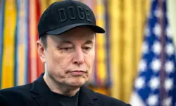 Elon Musk'ın yeni parti girişimi 'Tesla' hisselerini burdu!