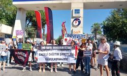 İzmir'de Halkevleri’nden GDZ önünde eylem: Ormanlar yanarken TOMA nerede?