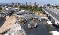 İZSU'dan körfez temizliği: Tonlarca atık çıkarıldı!