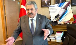 MHP’li Yıldız’ın odasında gözlerden kaçmayan detay: Teröristbaşı Öcalan'ın kitabı!