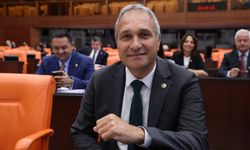 CHP'li Suat Özçağdaş'tan, Yusuf Tekin'e sert sözler: "Boğazınıza kadar hukuksuzluk ve yolsuzluğa battınız!"