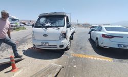 Aksaray’da 3 araç çarpıştı, 2’si çocuk 5 yaralı