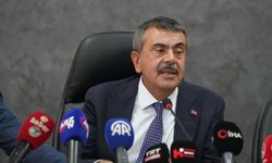 Bakan Tekin'den Özgür Özel'e türkülü gönderme: “Abur cubur adam"
