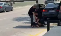 Eski kocasını cadde ortasında evire çevire dövdü: İddialar ise kan dondurdu!