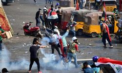 Endonezya’da ortalık karıştı: Protestocular hükümet binasını ateşe verdi 3 kişi hayatını kaybetti