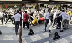 İki grup arasında sokak ortasında kavga... Tekme ve yumruklar havada uçuştu!