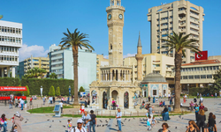 İzmir kavuruluyor: Üç ilçede termometreler 40 derecenin üzerine gösterdi