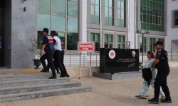 Kiracısını öldüren öğretmen hıçkıra hıçkıra ağladı!