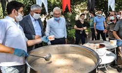 Ödemiş’te geleneksel Aşure Hayrı 700 kişiyi aynı sofrada buluşturdu