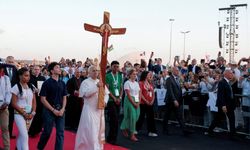 Binlerce genç Katolik, Papa 14.Leo'yu rock star gibi karşıladı