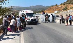 Söke'de turist midibüsü devrildi: 7 yaralı