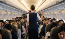 Uçakta bunu takmayan yolculara kötü haber: Dev havayolu şirketi “Uçaktan indirebiliriz” dedi