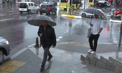 İstanbul’da sabah saatlerinde sağanak yağış etkili oldu