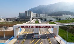 Manisa Şehir Hastanesi’nde felç riskine karşı stent tedavisi