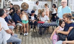 Sarıgöl'ün doktoru, eserlerini ilçesine armağan etti