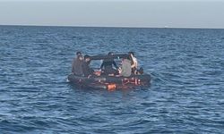 Yunanistan tarafından geri itilen göçmenler kurtarıldı! Aralarında çocuklar da var