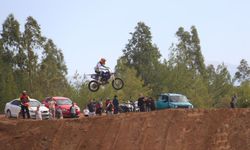 Enduro ve Motokros tutkusu Muğla’da izleyicileri büyüledi