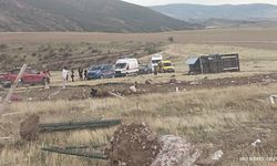 Ankara'da kahreden ölüm! Konteyner şiddetli fırtına nedeniyle devrildi! Yaralılar da var