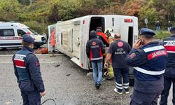 Bartın’da işçi servisi devrildi: 1 ölü, 19 yaralı