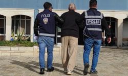 İzmir Foça'da istismar suçundan aranan 70 yaşındaki firari yakalandı!