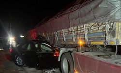 Tır ve otomobil çarpıştı: 2 ölü, 2 yaralı