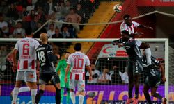 Beşiktaş Antalyaspor'u 3 golle geçti!