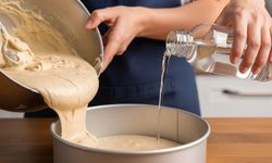 Bu basit yöntemle börek ve kekler her zaman kabarıyor: 1 kaşık eklemek yetiyor