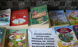 Çocuklar atıklardan kitaplık yarattı