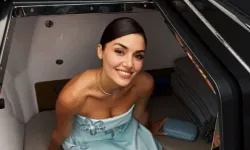 Hande Erçel, şıklığı ve Arapça konuşmasıyla Riyad'a damga vurdu!