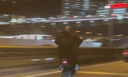 İzmir çevre yolunda hayatları tehlikeye atan tek teker şovu!