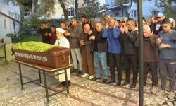 İzmir'de 30 kedisiyle birlikte yangında ölen Şule Çörekçi son yolculuğuna uğurlandı!