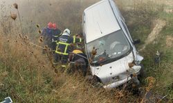 Kütahya’da kontrolden çıkan araç kanala uçtu